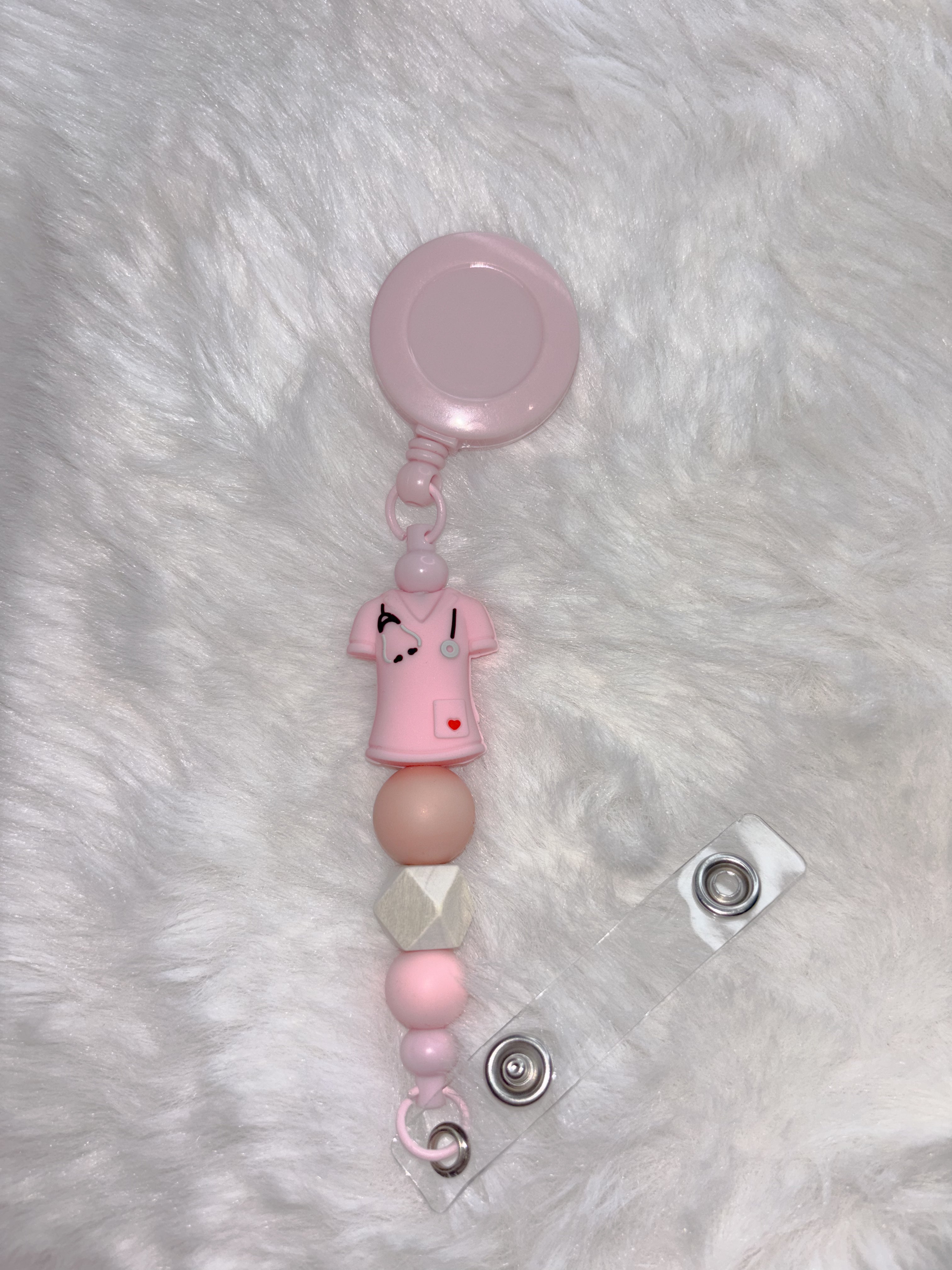 Retractable beaded badge clip - pink scrubs